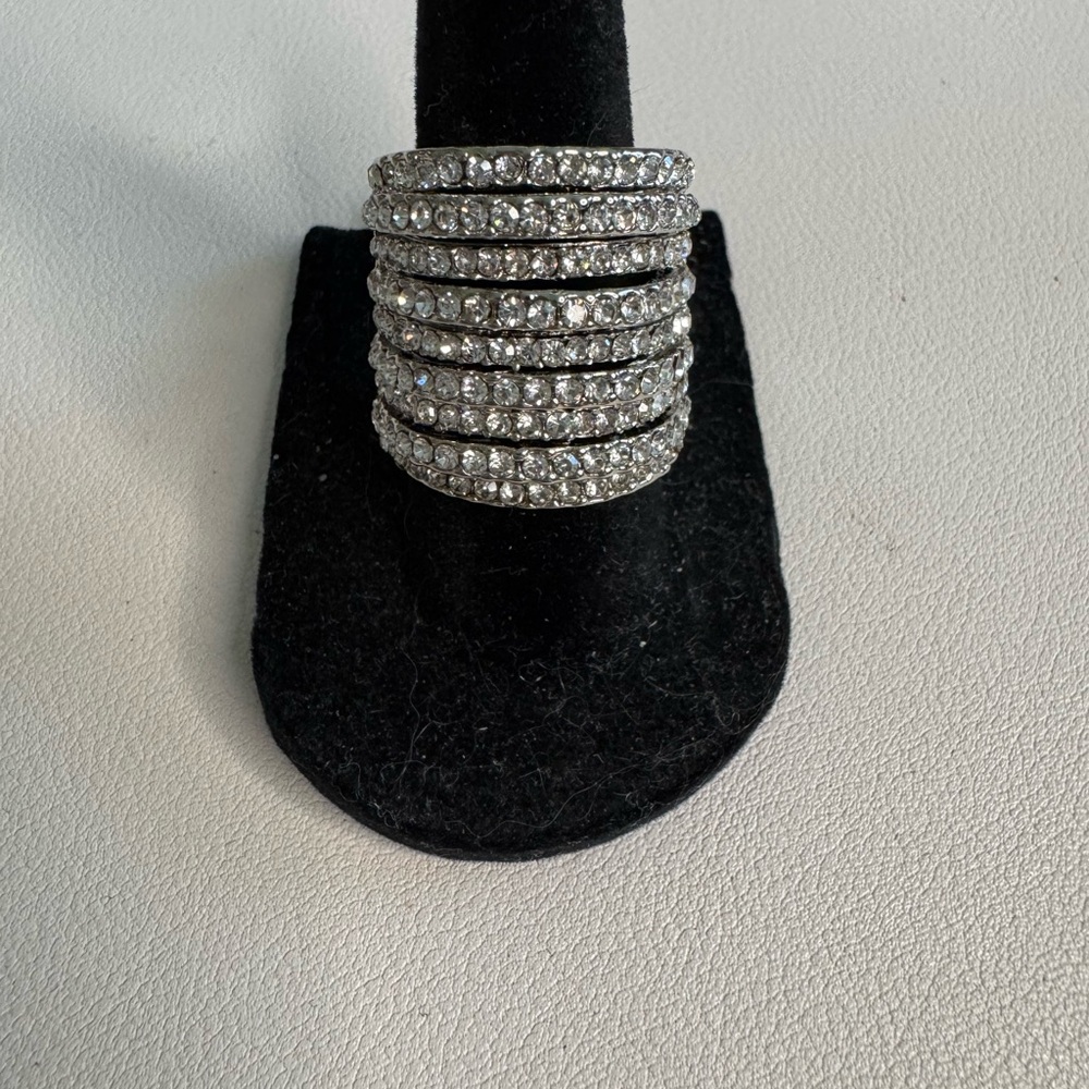 Elegant Silver Crystal Ring